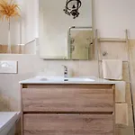 شقة Ehemaliger Palast, Malerische Wohnung, Seeblick, Stellplatz *