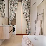 شقة Ehemaliger Palast, Malerische Wohnung, Seeblick, Stellplatz