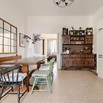 Ehemaliger Palast, Malerische Wohnung, Seeblick, Stellplatz لافينو