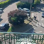 Ehemaliger Palast, Malerische Wohnung, Seeblick, Stellplatz شقة *