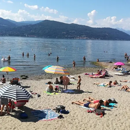 Appartement Ehemaliger Palast, Malerische Wohnung, Seeblick, Stellplatz Laveno