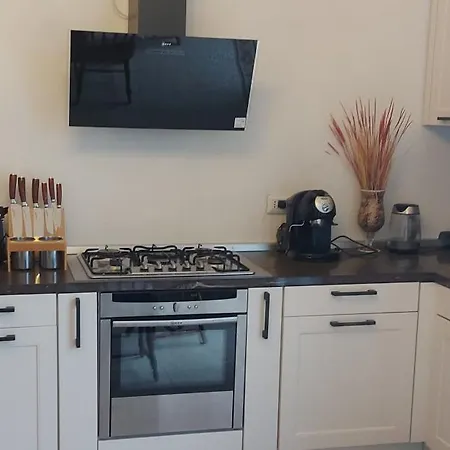 Апартаменты Ehemaliger Palast, Malerische Wohnung, Seeblick, Stellplatz