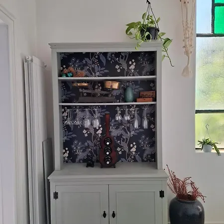 Ehemaliger Palast, Malerische Wohnung, Seeblick, Stellplatz *