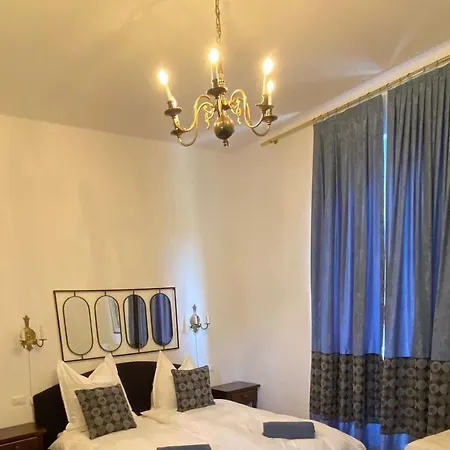 Ehemaliger Palast, Malerische Wohnung, Seeblick, Stellplatz