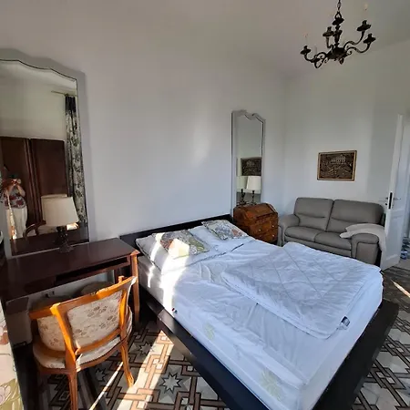 Ehemaliger Palast, Malerische Wohnung, Seeblick, Stellplatz * Laveno