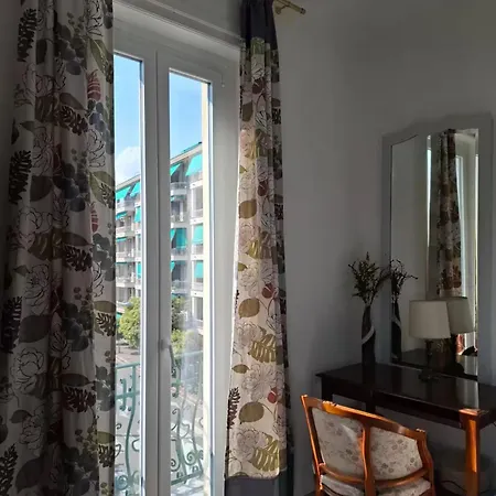 Апартаменты Ehemaliger Palast, Malerische Wohnung, Seeblick, Stellplatz