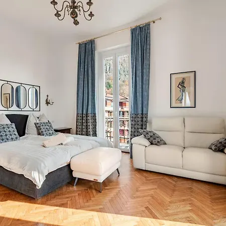 Ehemaliger Palast, Malerische Wohnung, Seeblick, Stellplatz