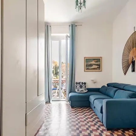 Ehemaliger Palast, Malerische Wohnung, Seeblick, Stellplatz Апартаменты Лавено