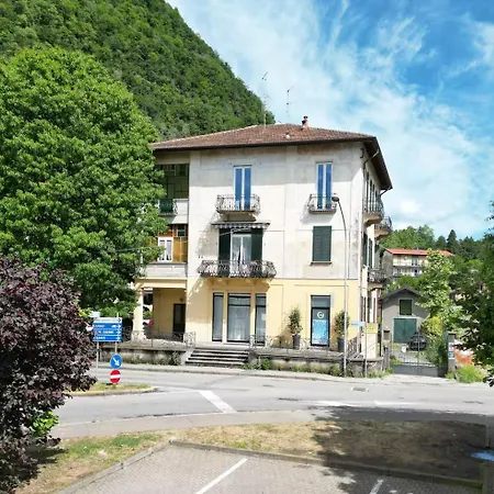 דירה Ehemaliger Palast, Malerische Wohnung, Seeblick, Stellplatz