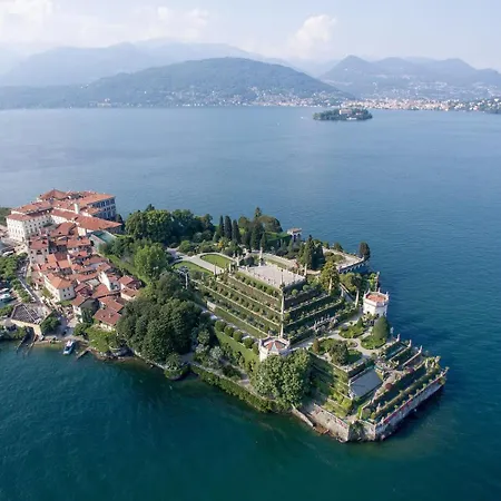 Ehemaliger Palast, Malerische Wohnung, Seeblick, Stellplatz * Laveno-Mombello