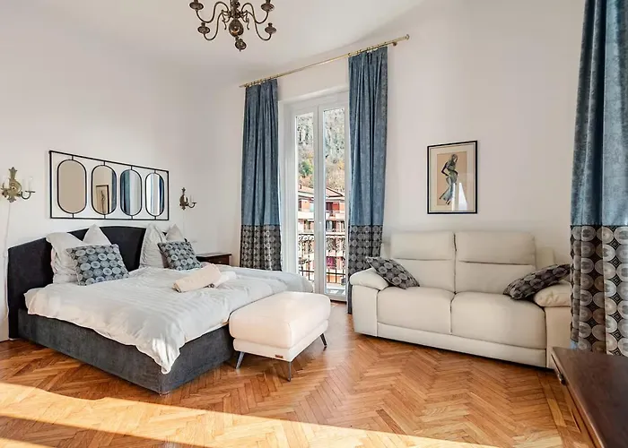 Ehemaliger Palast, Malerische Wohnung, Seeblick, Stellplatz