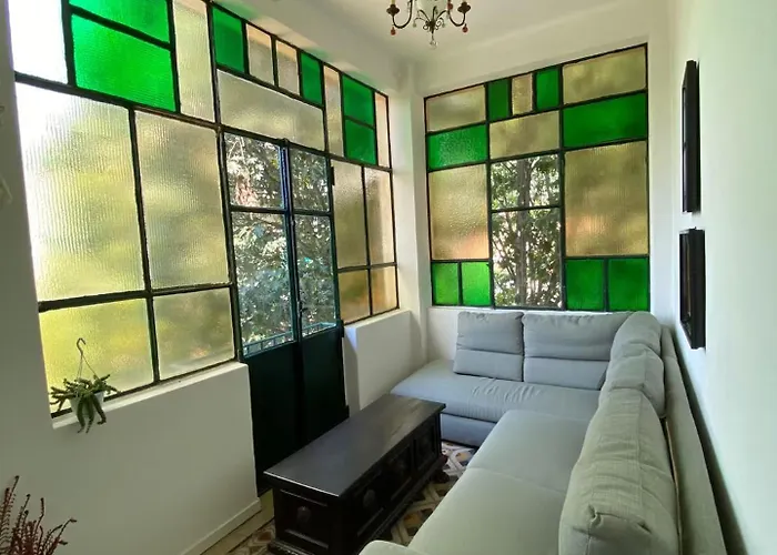 Ehemaliger Palast, Malerische Wohnung, Seeblick, Stellplatz *