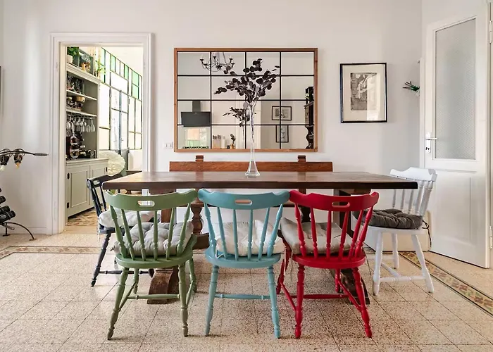 Ehemaliger Palast, Malerische Wohnung, Seeblick, Stellplatz *