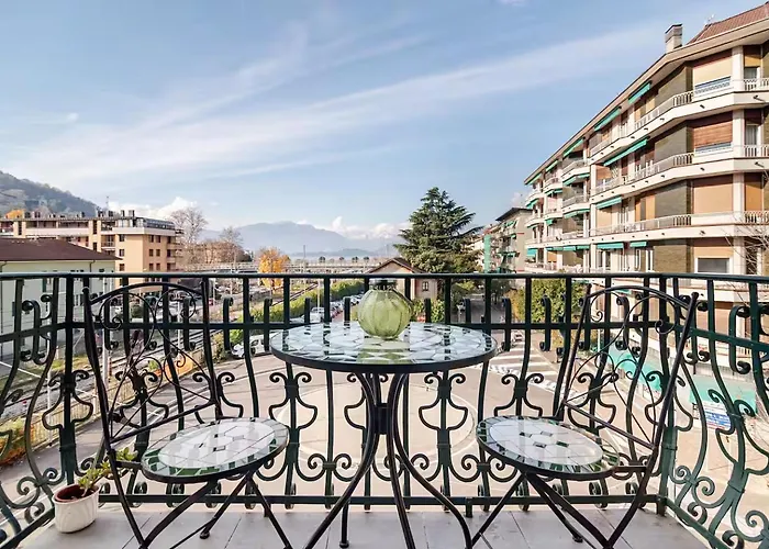 Ehemaliger Palast, Malerische Wohnung, Seeblick, Stellplatz