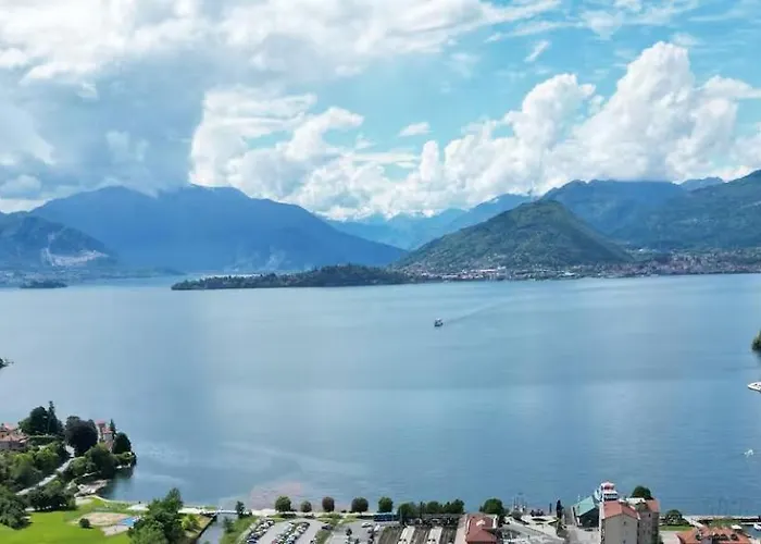 Ehemaliger Palast, Malerische Wohnung, Seeblick, Stellplatz Apartament