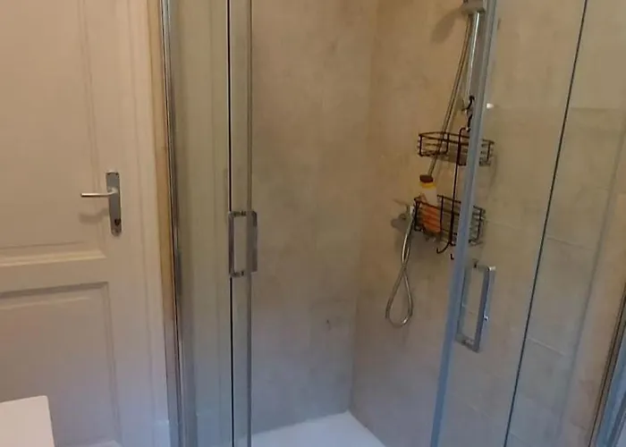 Ehemaliger Palast, Malerische Wohnung, Seeblick, Stellplatz Laveno