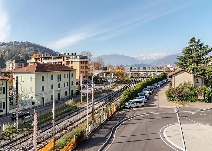 Ehemaliger Palast, Malerische Wohnung, Seeblick, Stellplatz Διαμέρισμα *