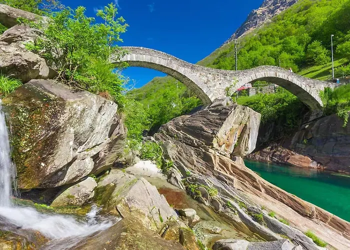 Ehemaliger Palast, Malerische Wohnung, Seeblick, Stellplatz Διαμέρισμα Laveno