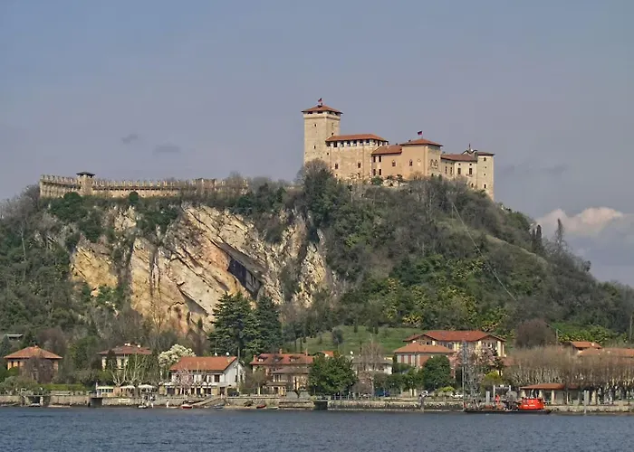 Ehemaliger Palast, Malerische Wohnung, Seeblick, Stellplatz